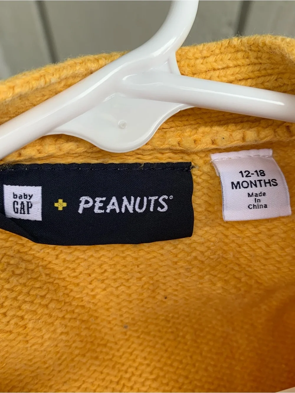 GAP Baby Peanuts Charlie Brown Yellow and Black Zigzag Kids Cardigan